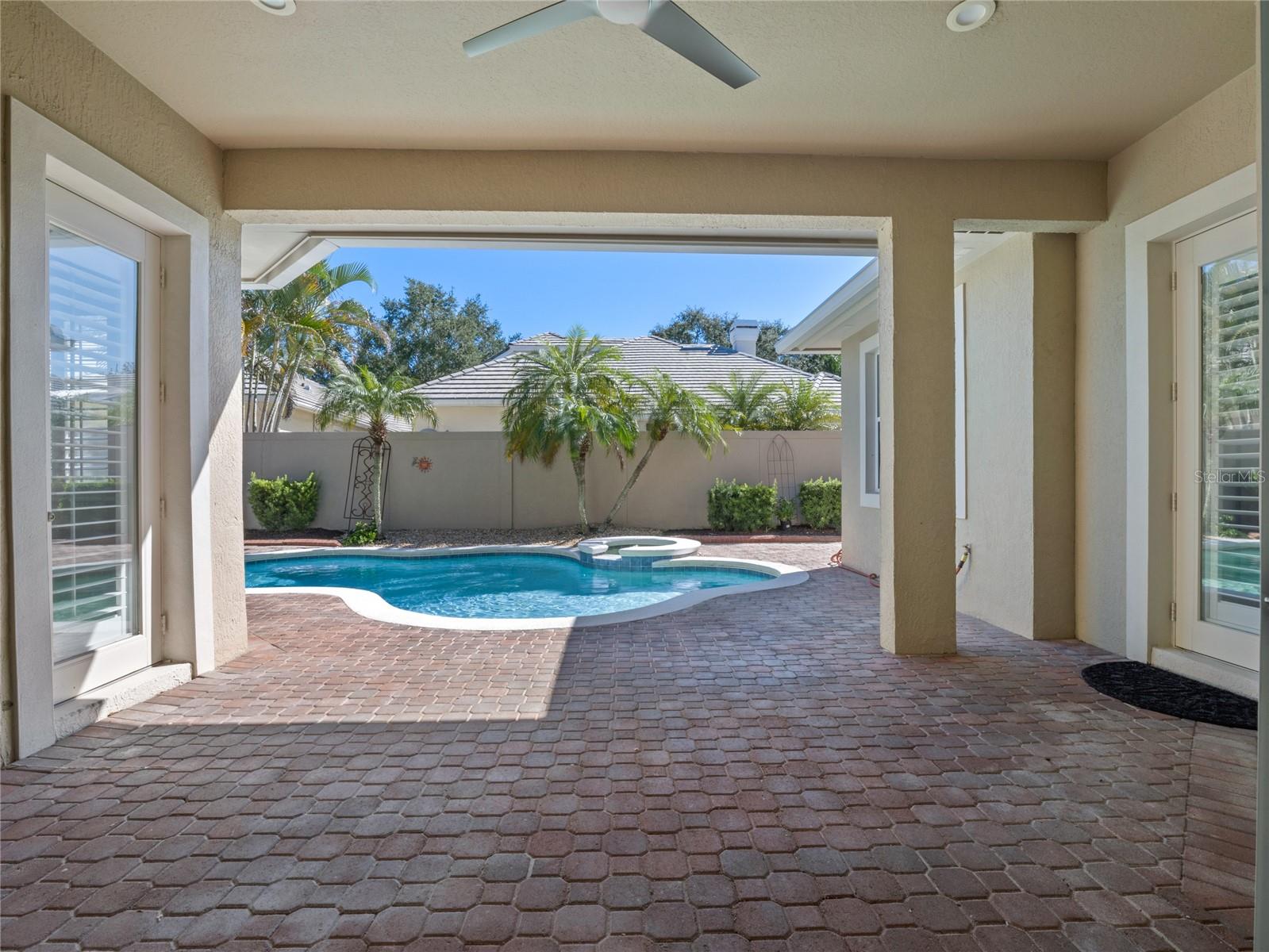 10531 HOLLY CREST DR — photo 9