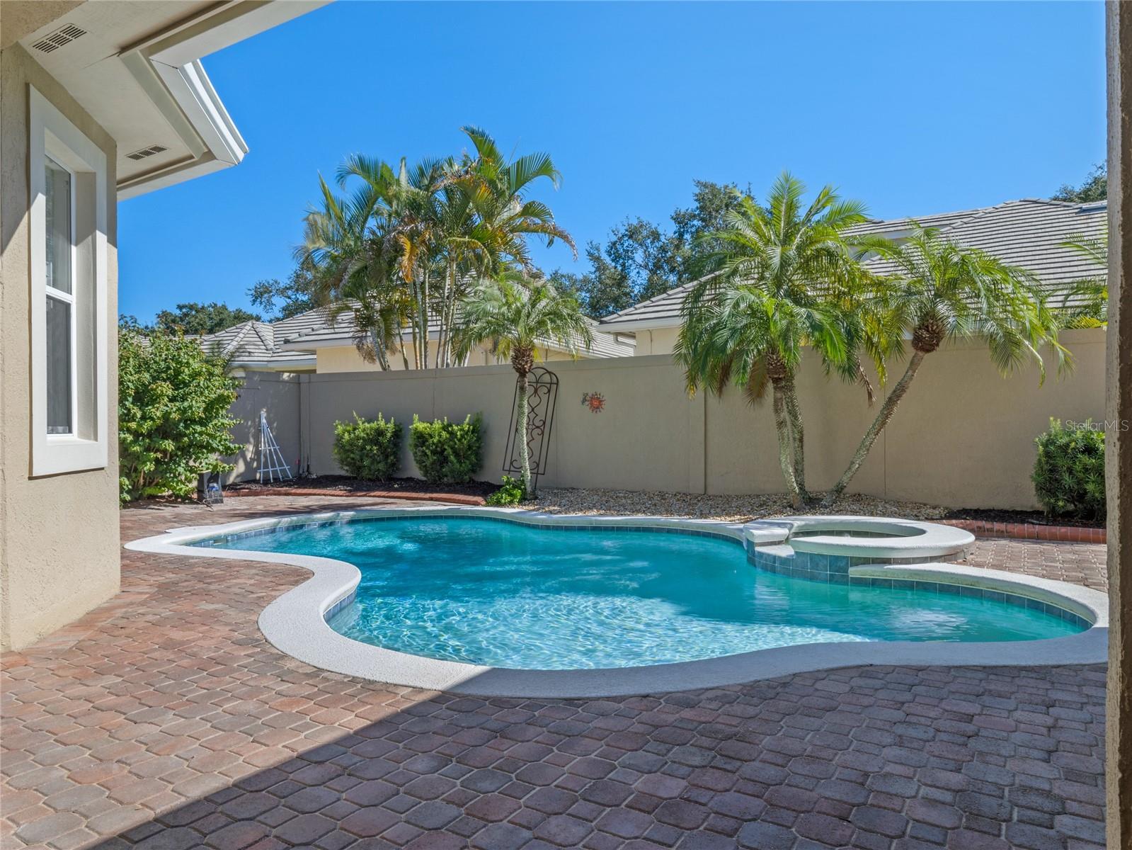 10531 HOLLY CREST DR — photo 10