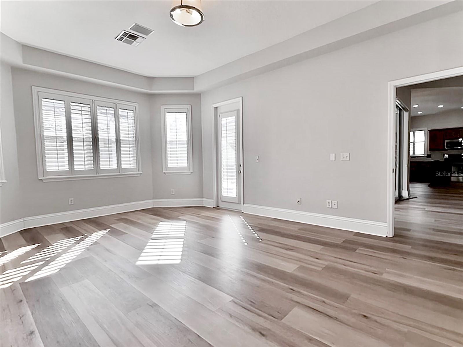 10531 HOLLY CREST DR — photo 23