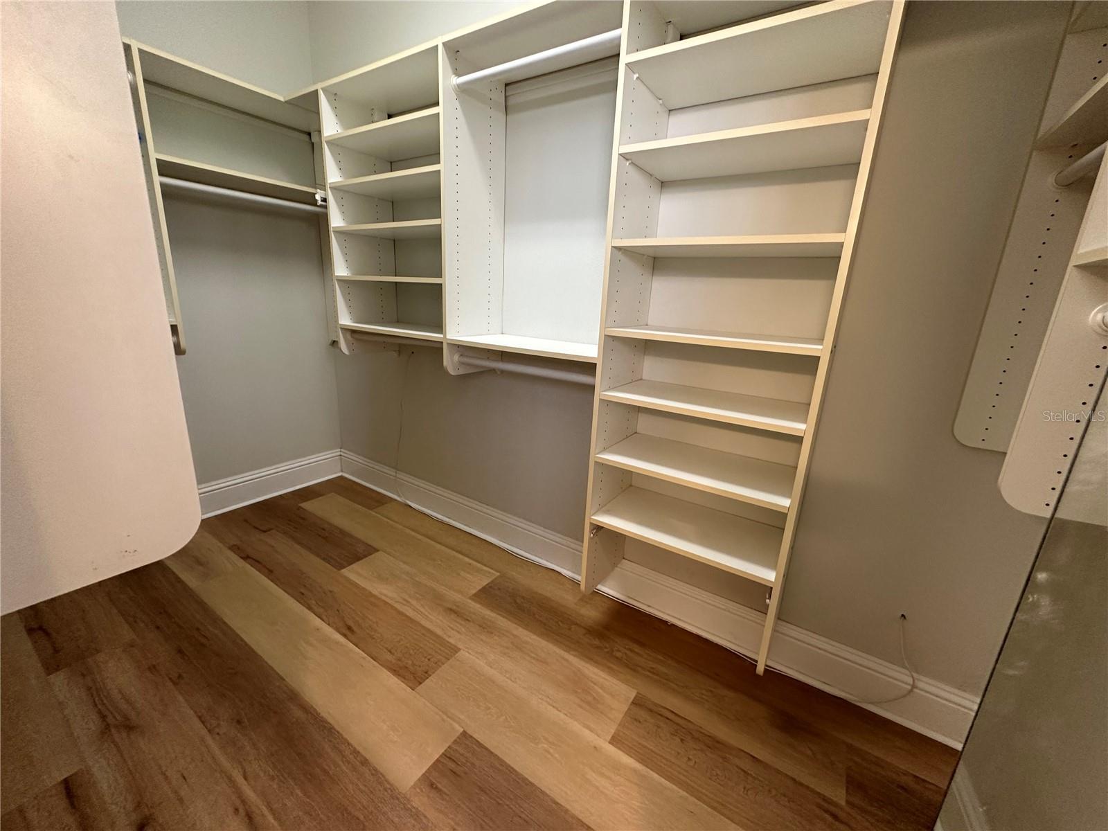 10531 HOLLY CREST DR — photo 25