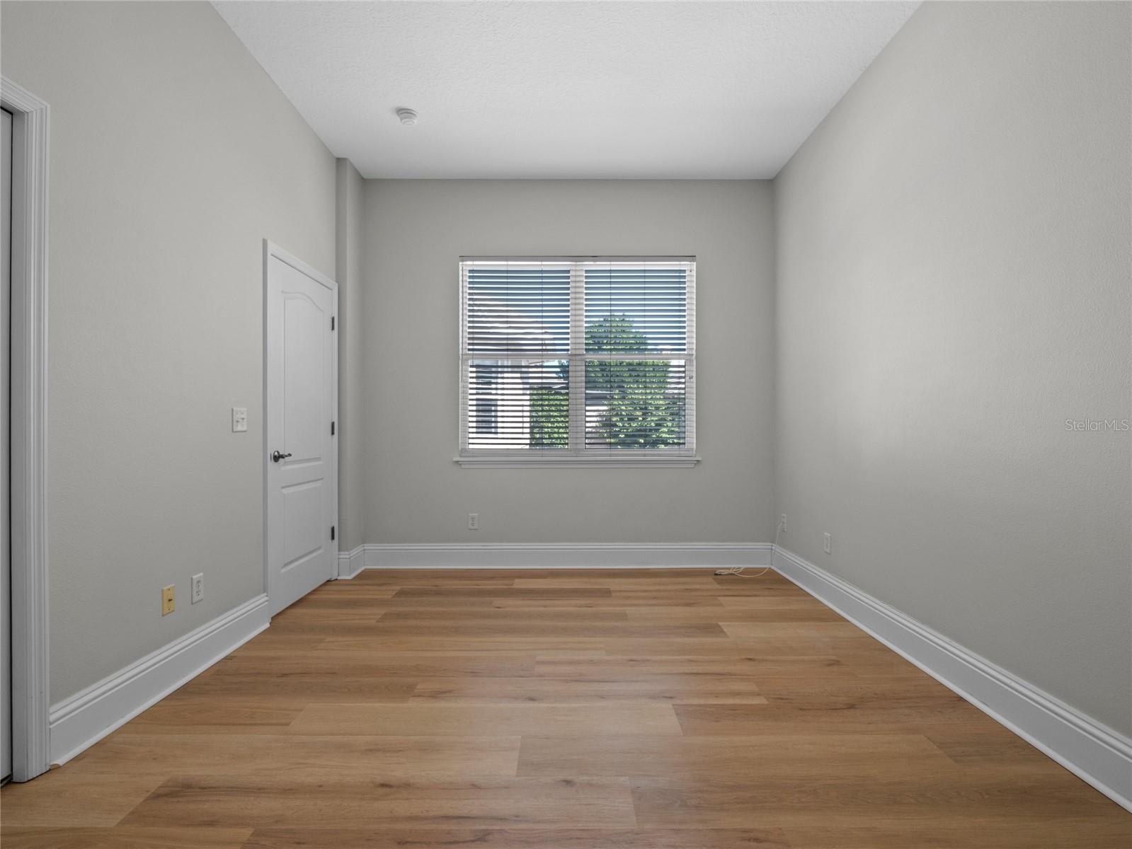 10531 HOLLY CREST DR — photo 28
