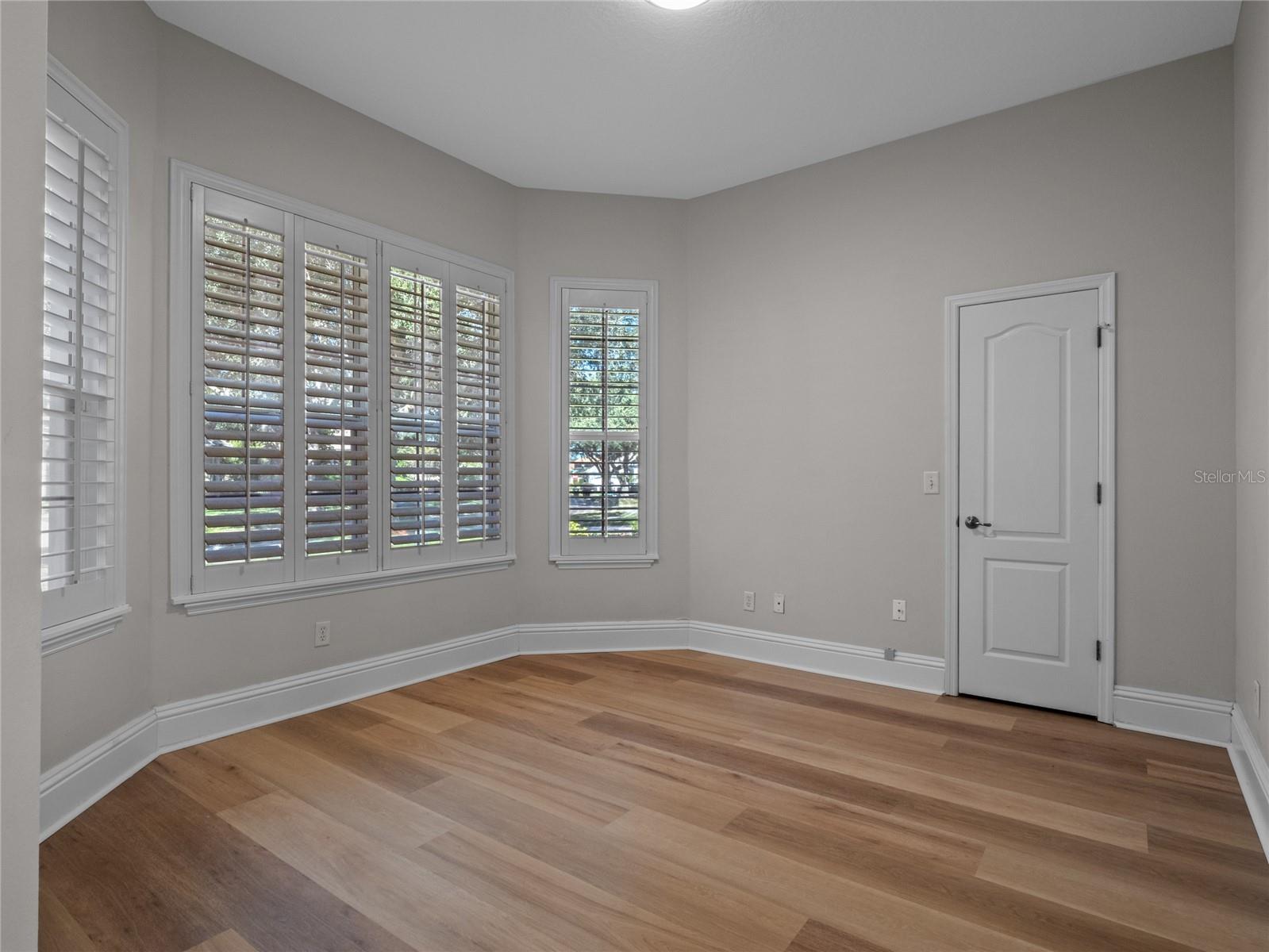 10531 HOLLY CREST DR — photo 31