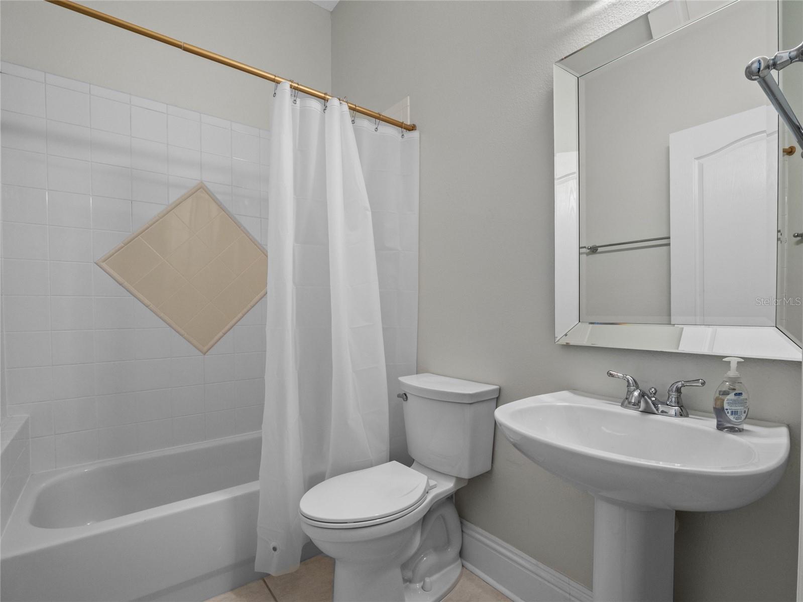 10531 HOLLY CREST DR — photo 32
