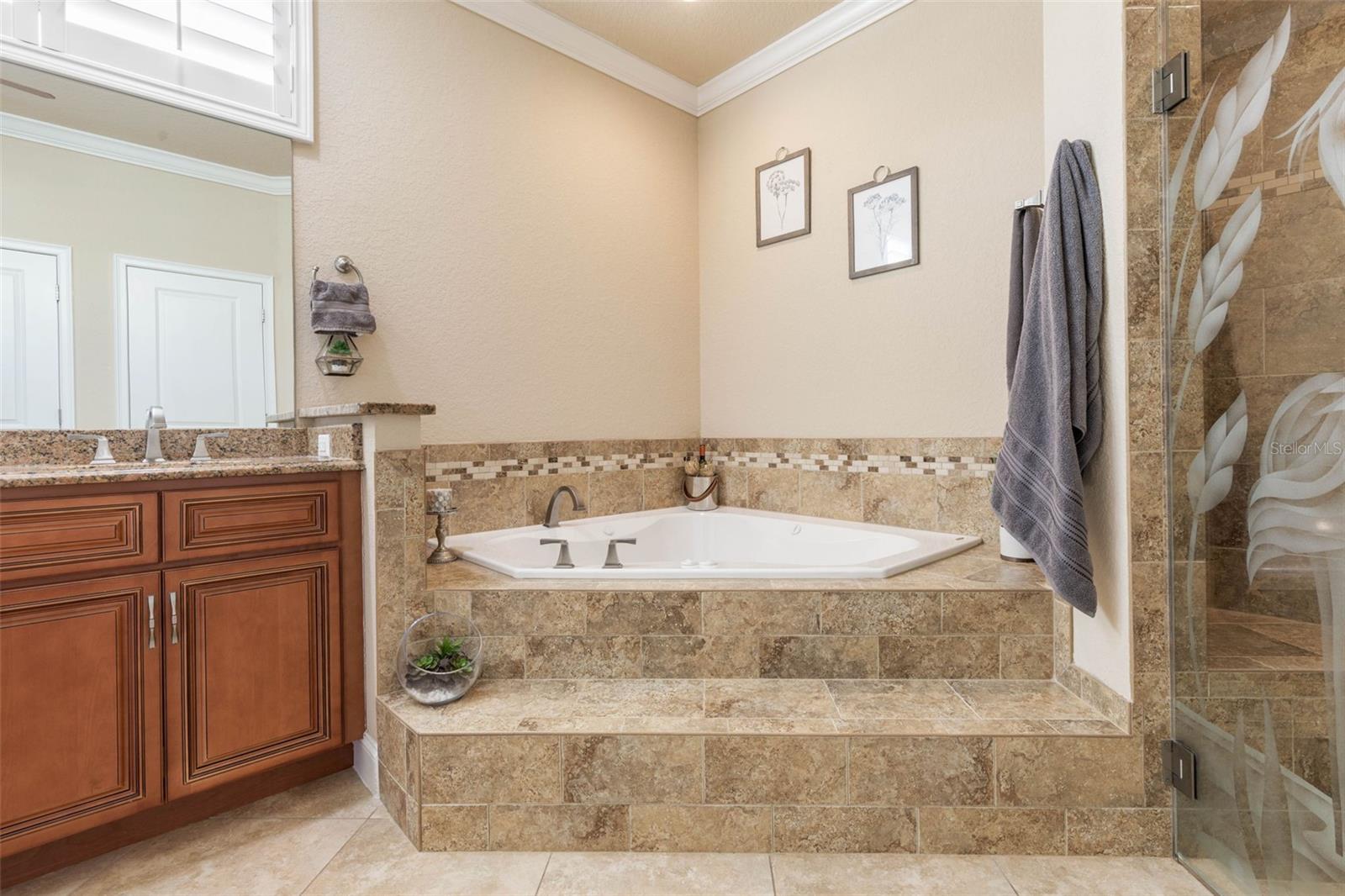 155 HERON DR — photo 36