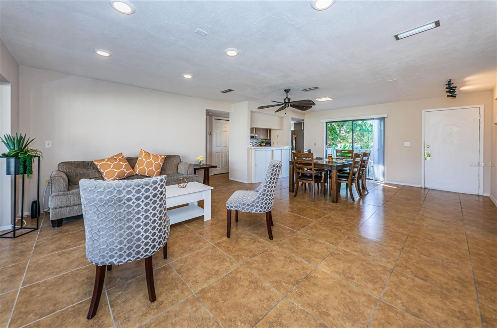 180 INGRID PL — photo 10