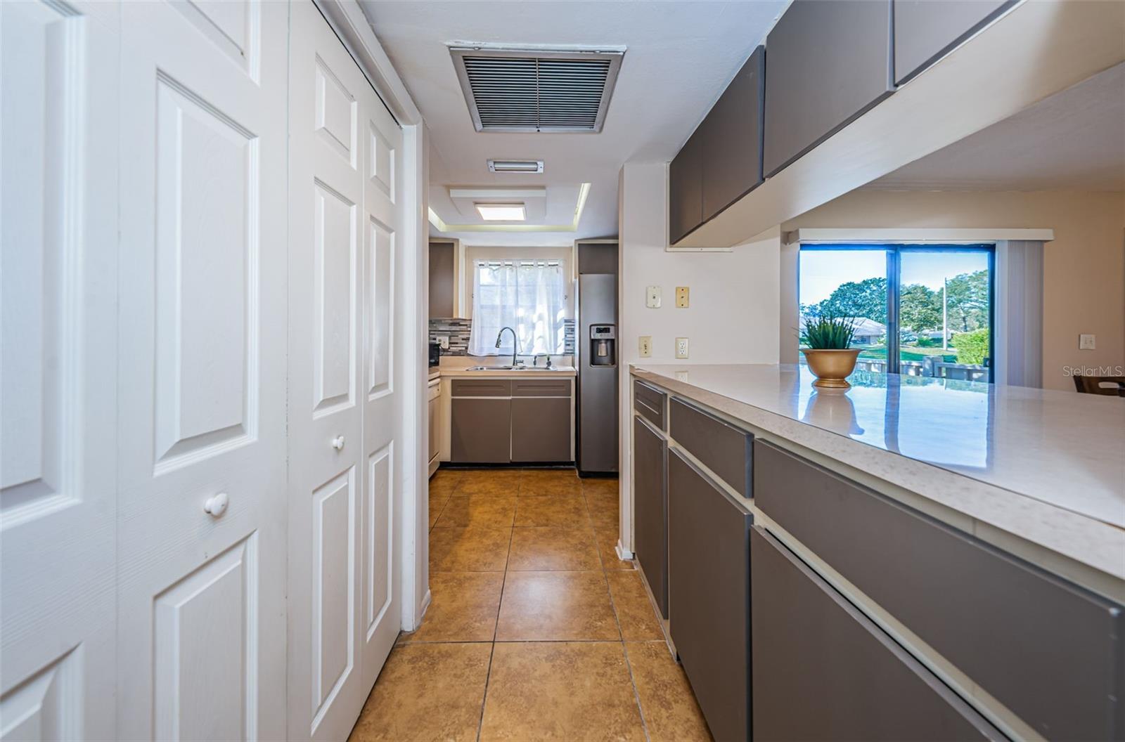 180 INGRID PL — photo 21