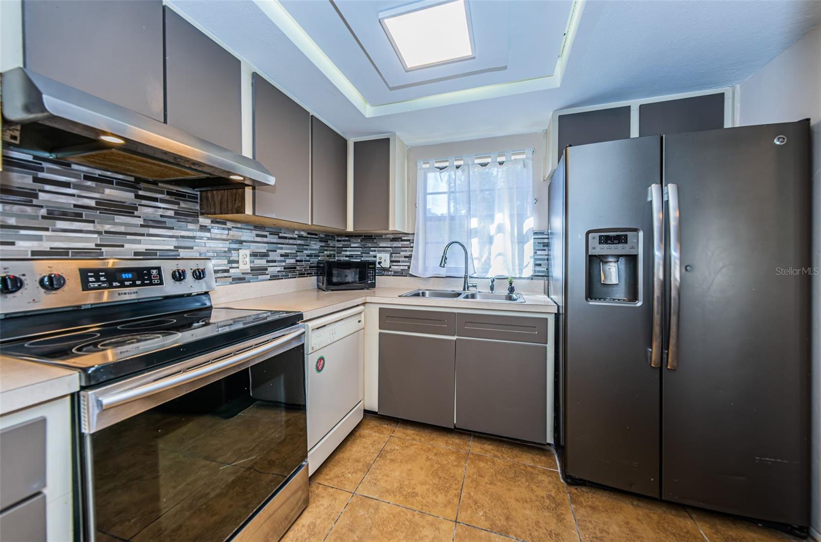 180 INGRID PL — photo 22