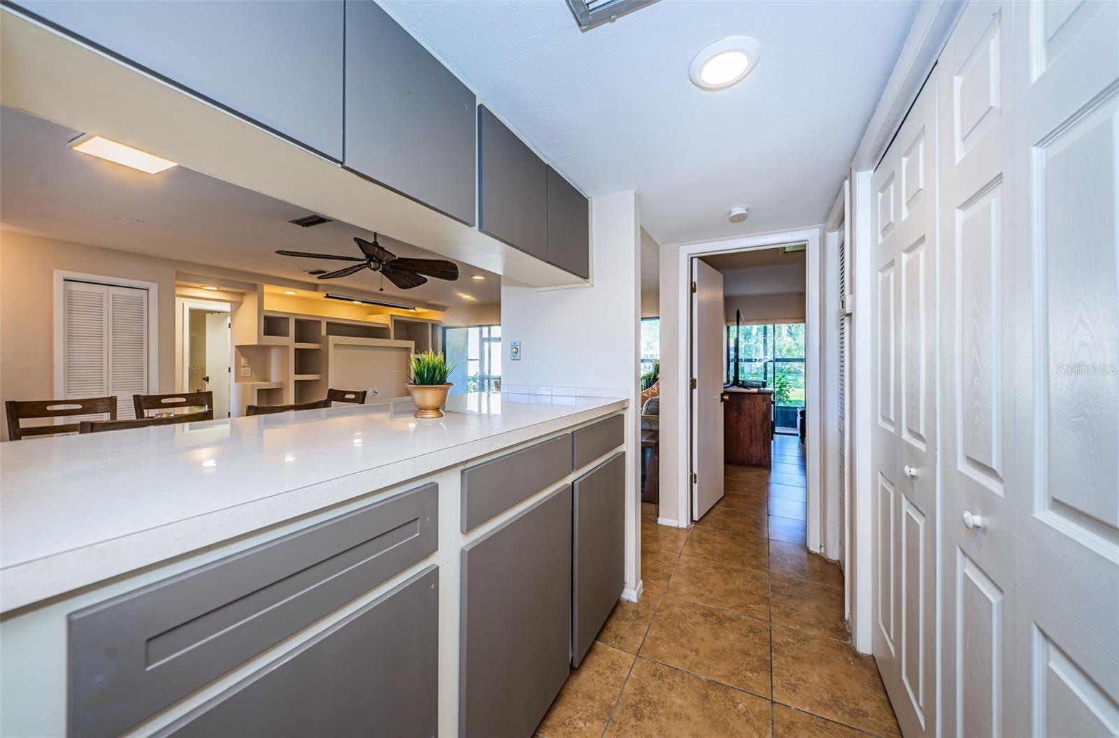 180 INGRID PL — photo 23