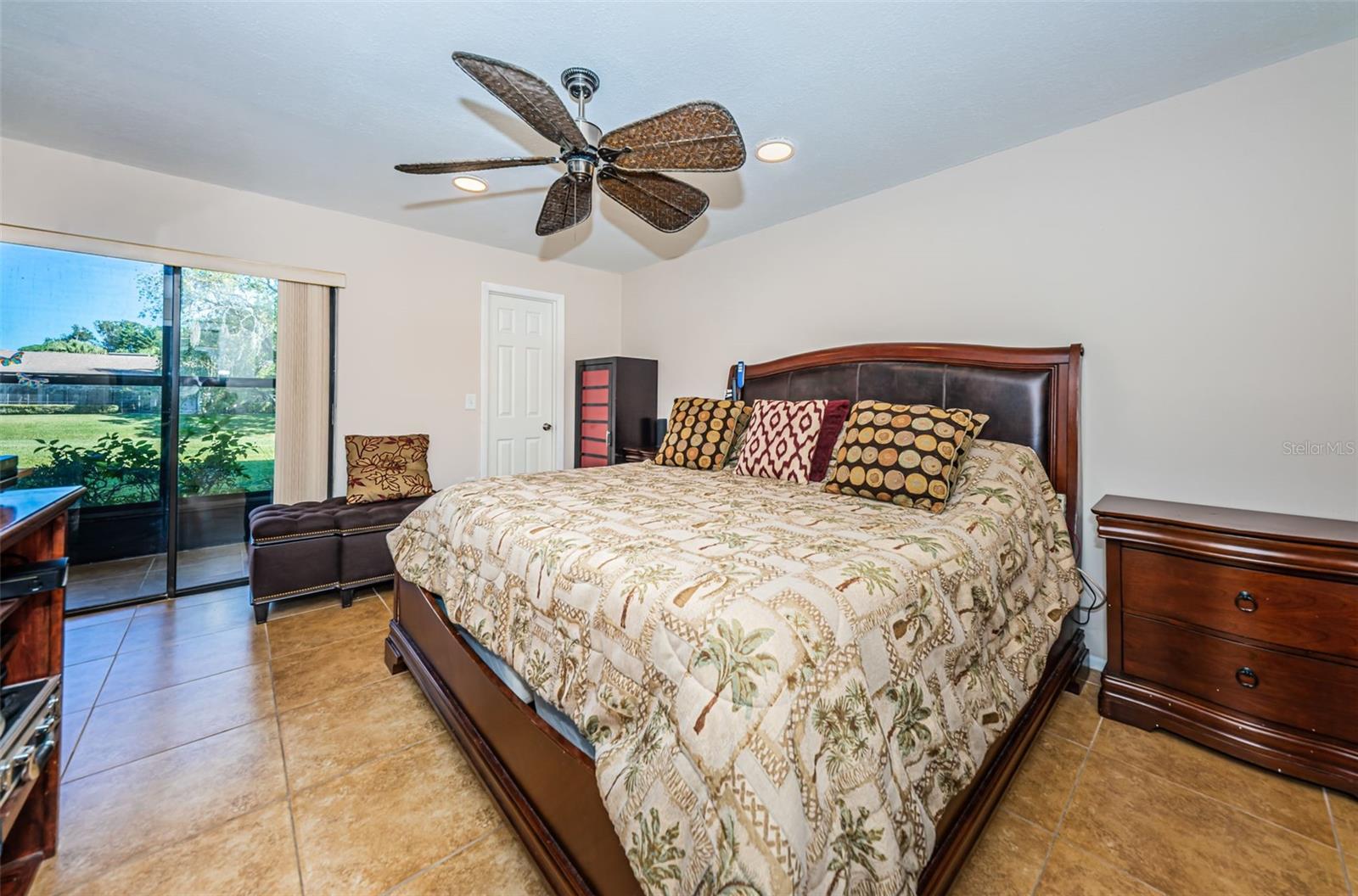 180 INGRID PL — photo 25