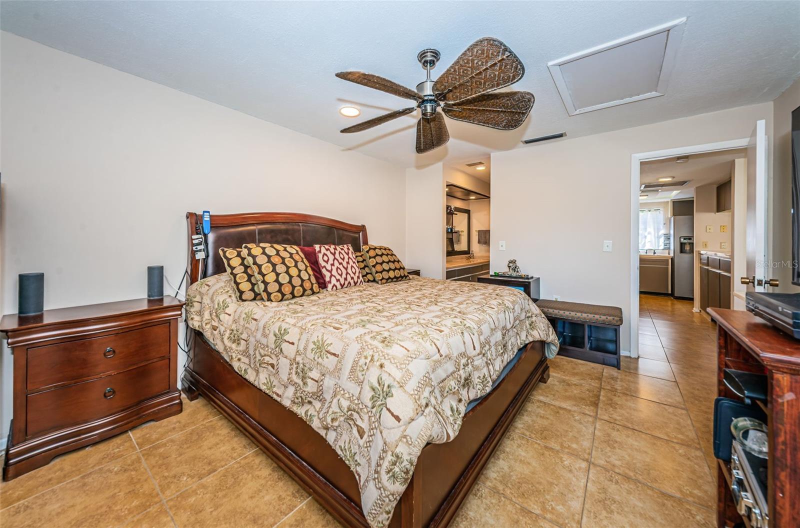 180 INGRID PL — photo 27