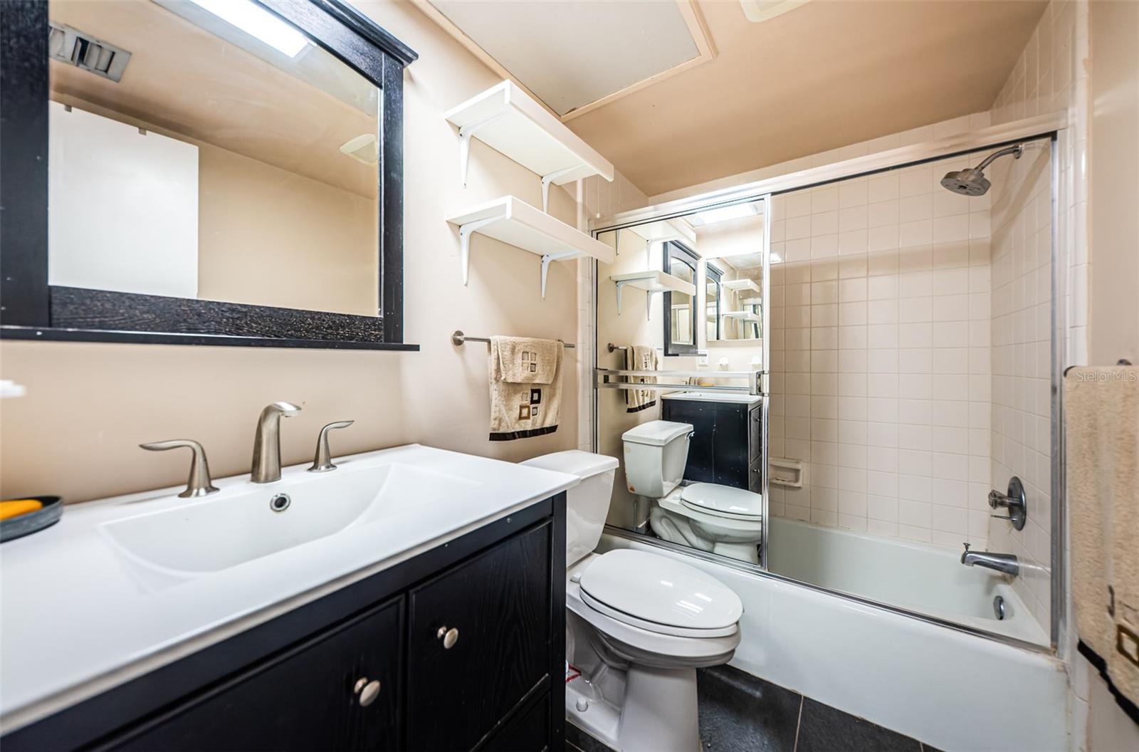 180 INGRID PL — photo 33