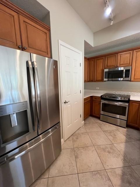 7804 LAKE VISTA CT #305 — photo 4