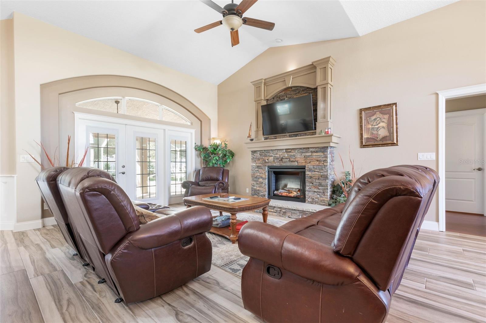 46 WOODWARD LN — photo 8