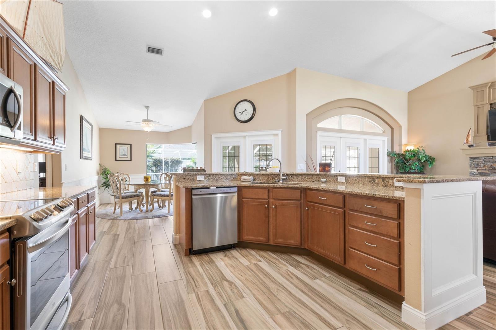 46 WOODWARD LN — photo 13