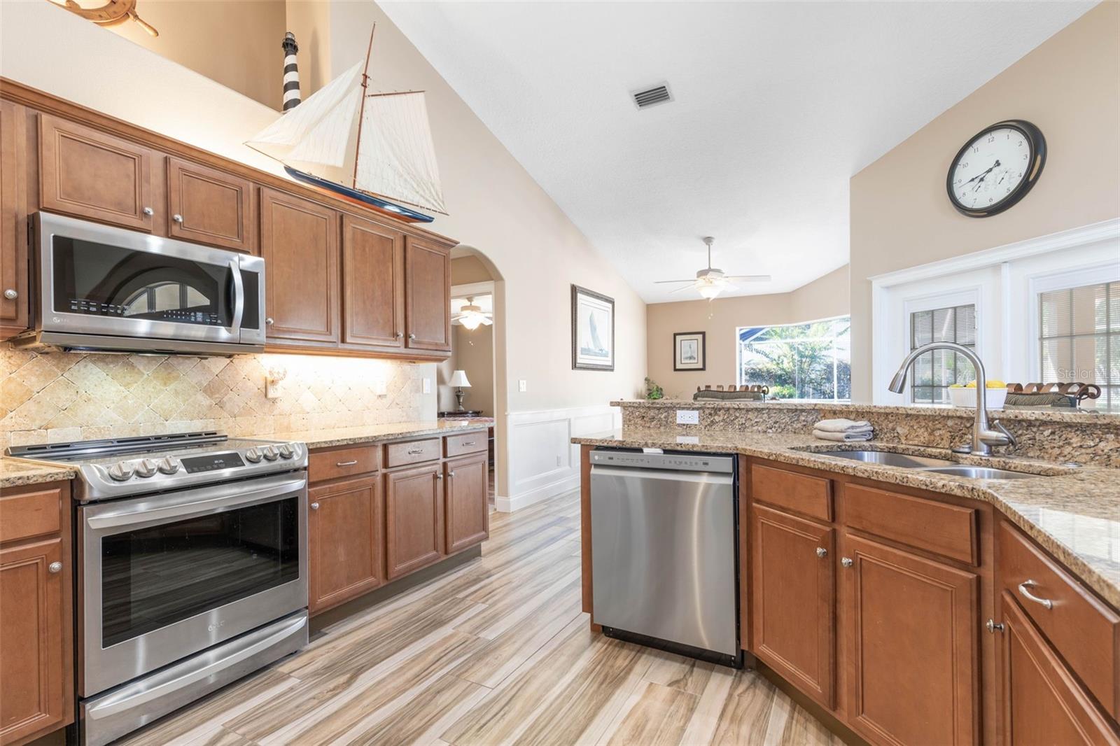 46 WOODWARD LN — photo 14
