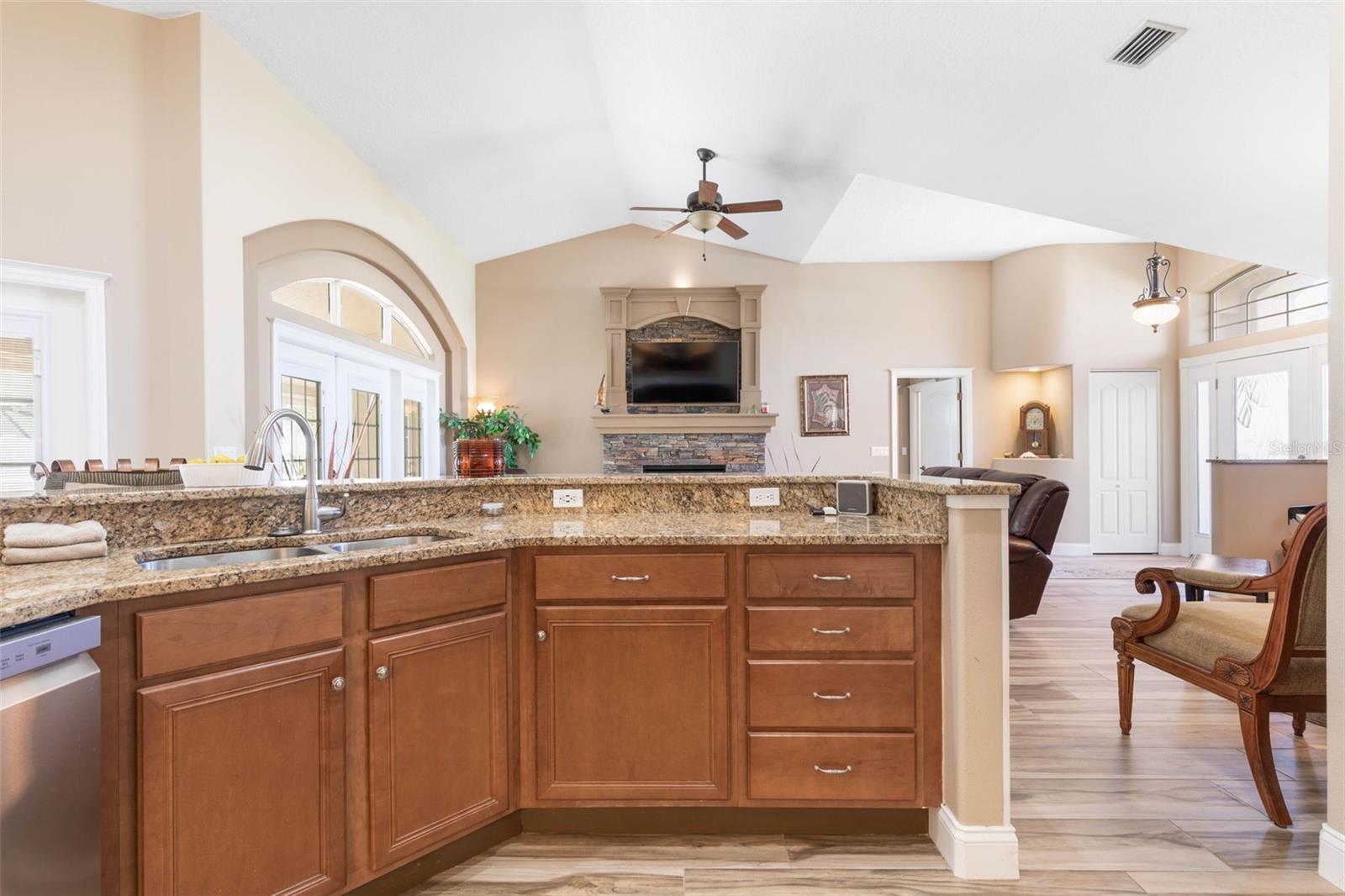 46 WOODWARD LN — photo 16