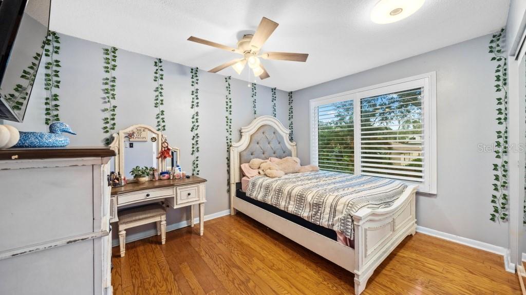2907 W TRILBY AVE — photo 4