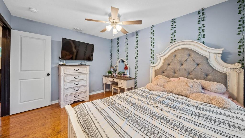 2907 W TRILBY AVE — photo 5