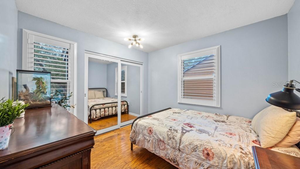2907 W TRILBY AVE — photo 6