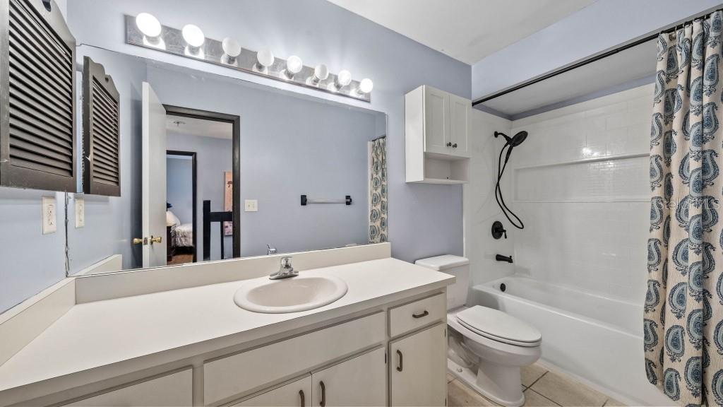 2907 W TRILBY AVE — photo 7