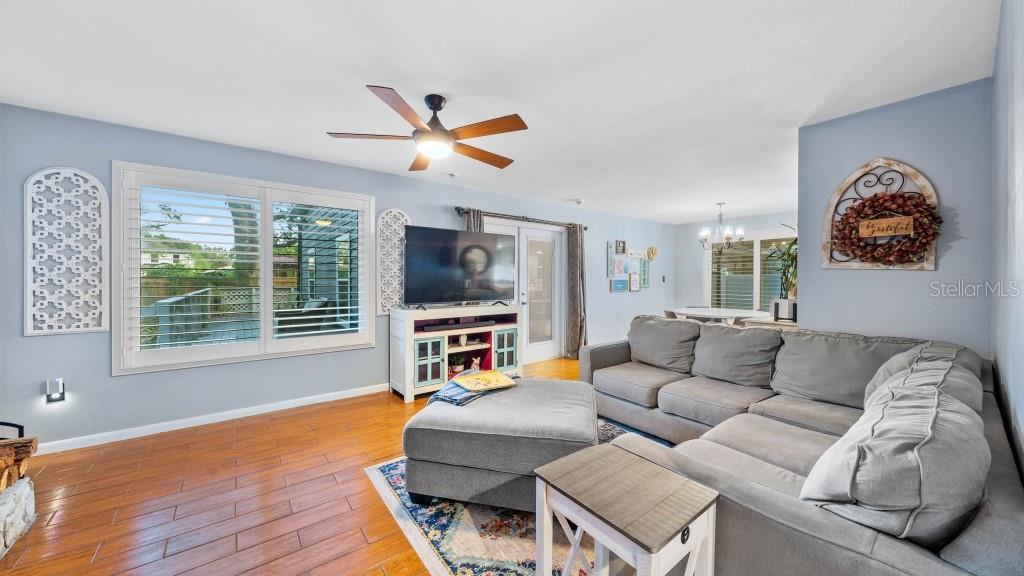 2907 W TRILBY AVE — photo 10