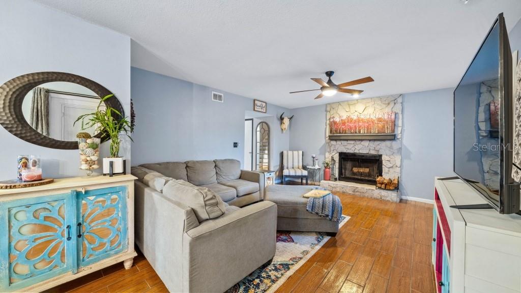 2907 W TRILBY AVE — photo 12