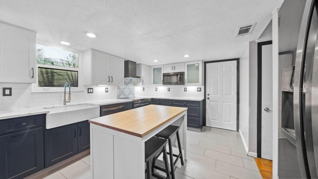 2907 W TRILBY AVE — photo 14
