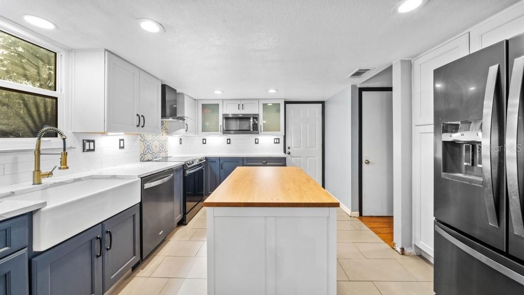 2907 W TRILBY AVE — photo 15