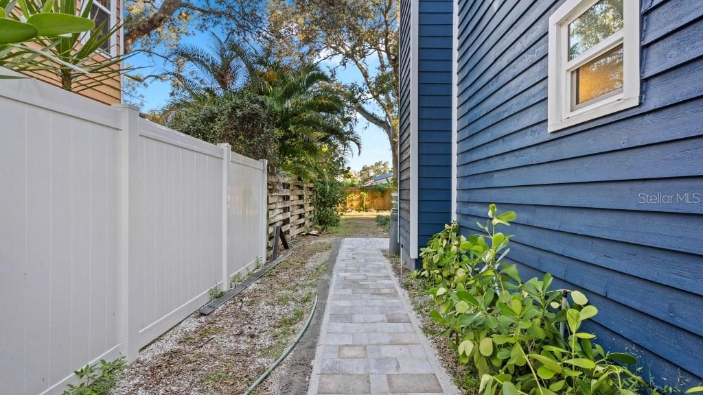 2907 W TRILBY AVE — photo 25