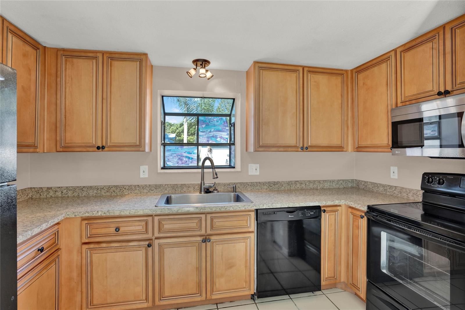 8201 DOWNFIELD LN — photo 4