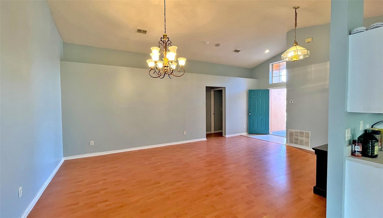 113 CELLO ST — photo 3