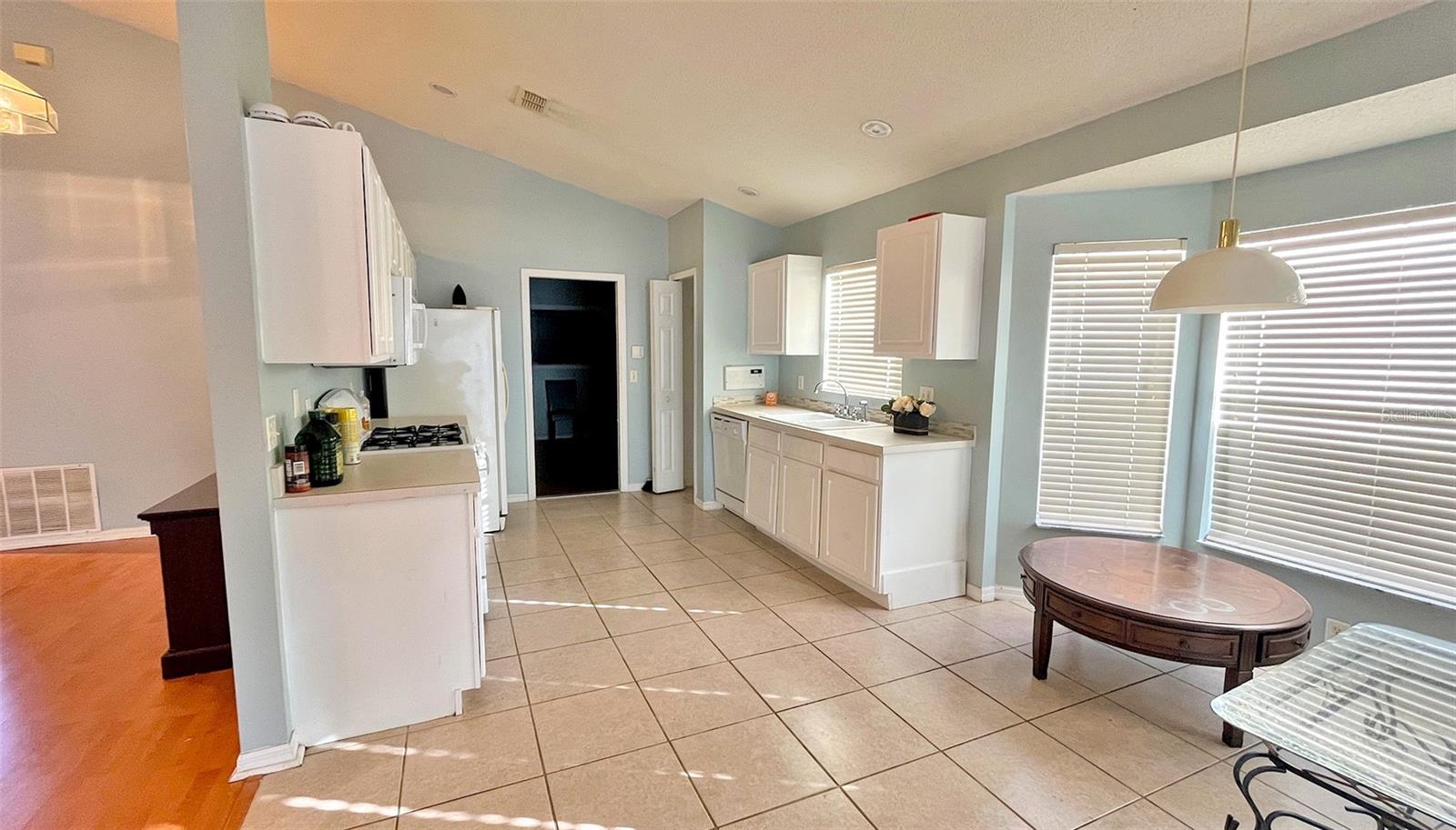 113 CELLO ST — photo 4