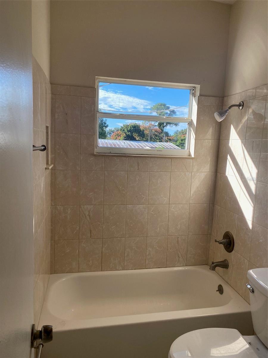 1105 BRIARWOOD RD — photo 8