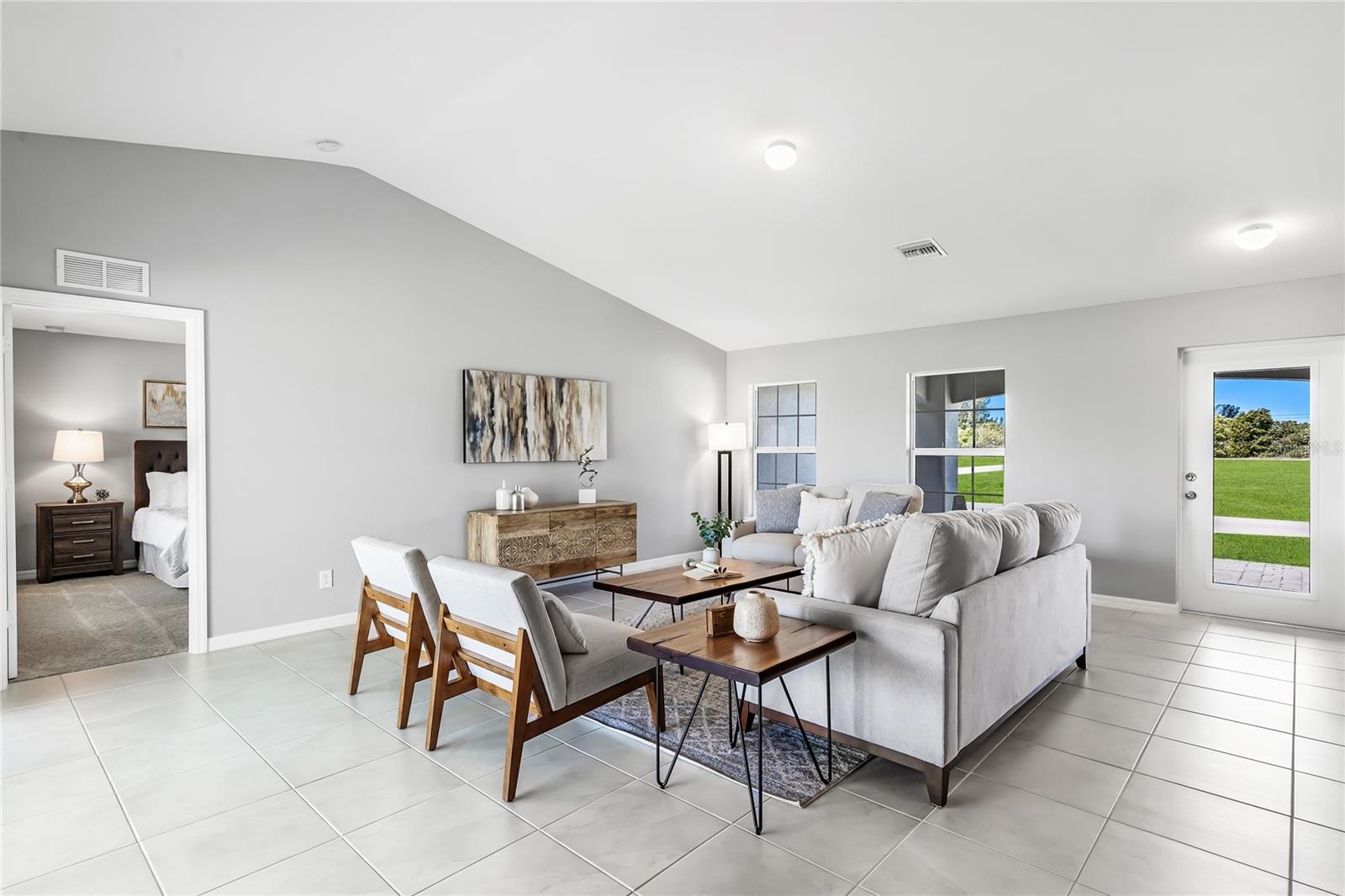 3320 S SAN MATEO DR — photo 3