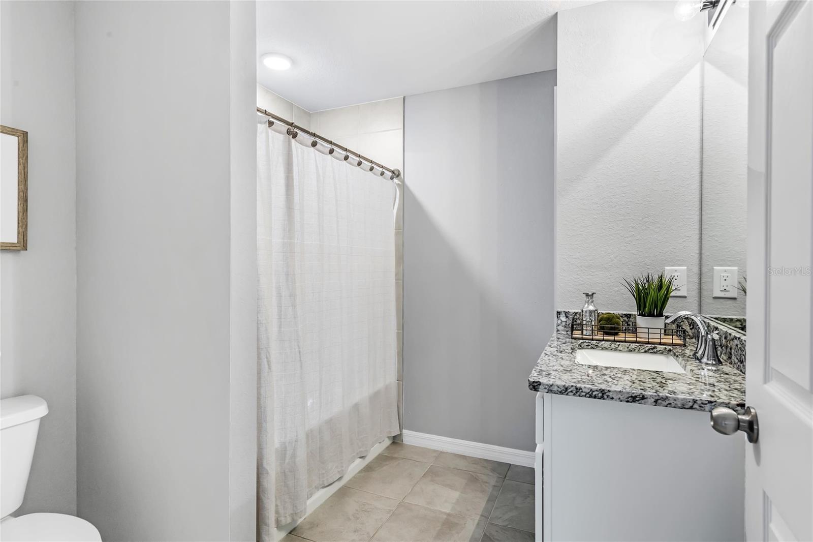 3320 S SAN MATEO DR — photo 13