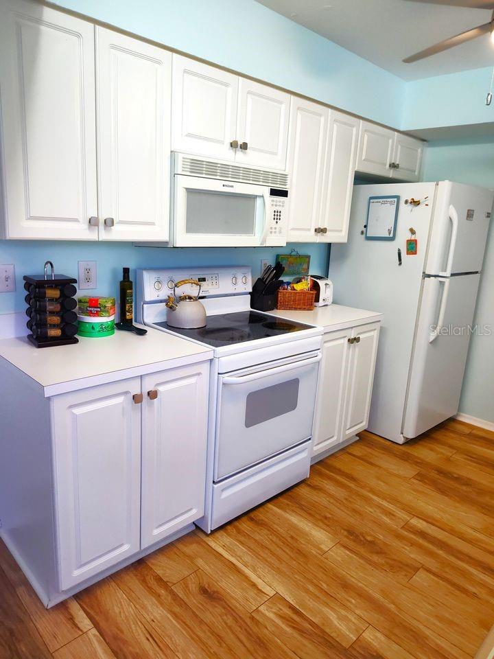 14931 PARK LAKE DR #PH04 — photo 12