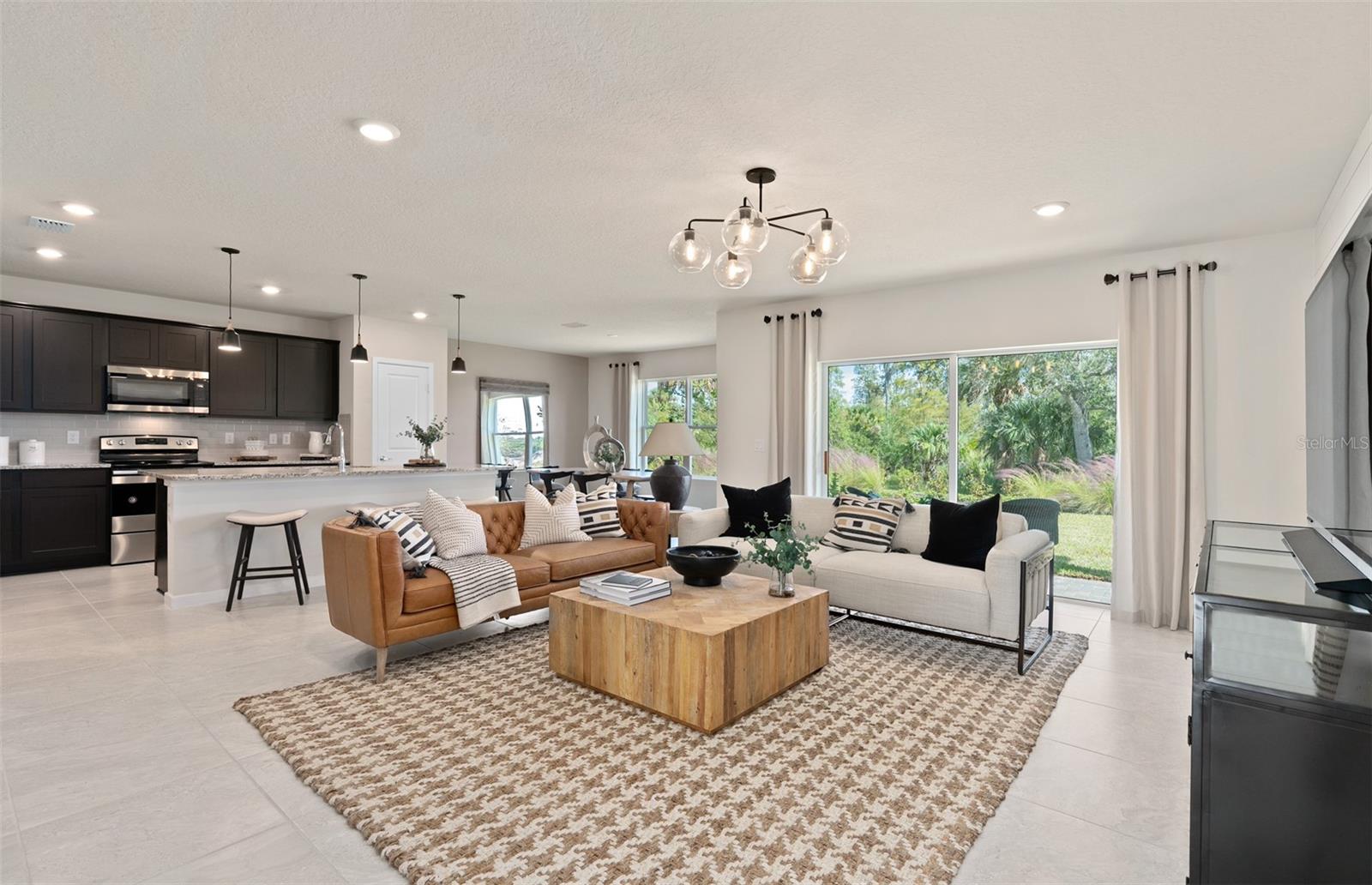 2118 CHARMING AVE — photo 5