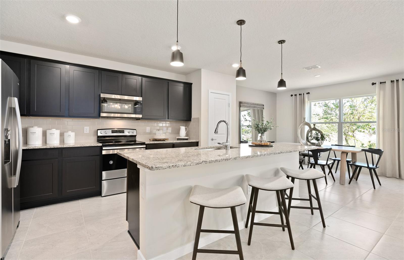 2118 CHARMING AVE — photo 8