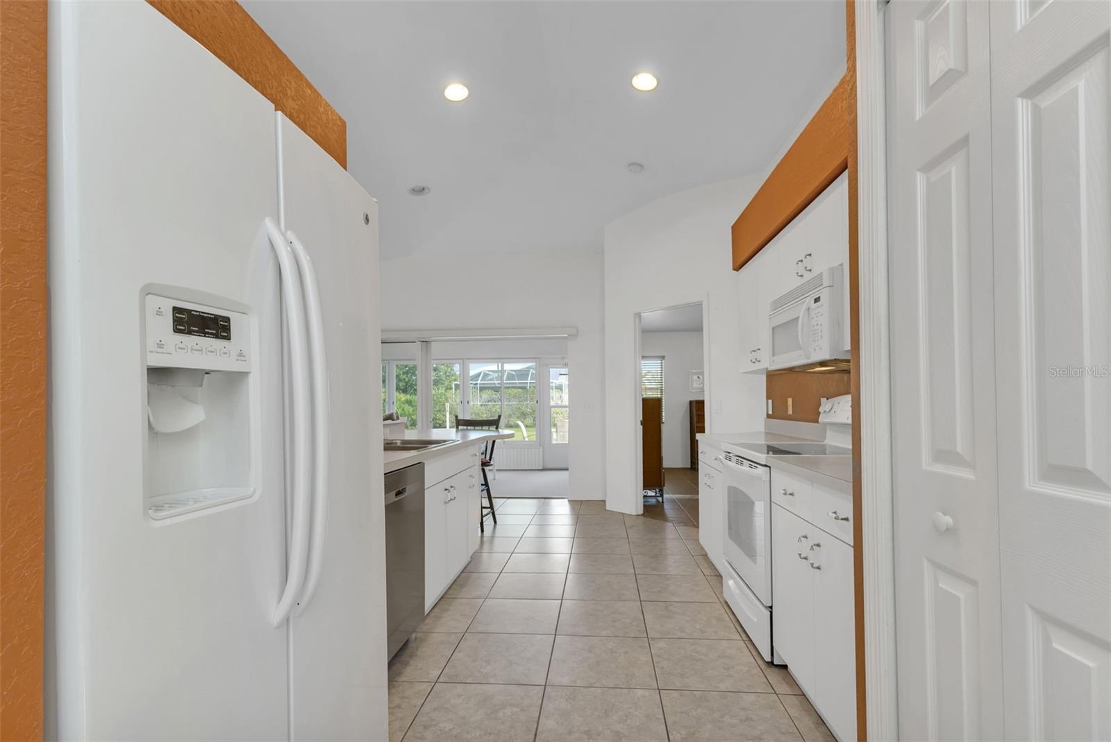 176 JENNIFER DR — photo 17