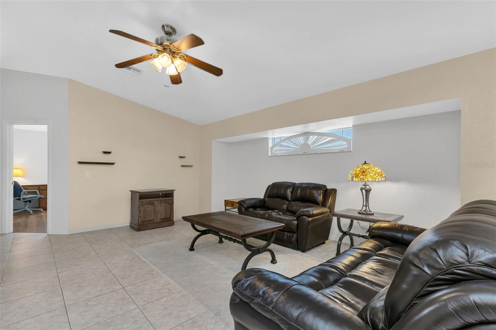 176 JENNIFER DR — photo 26