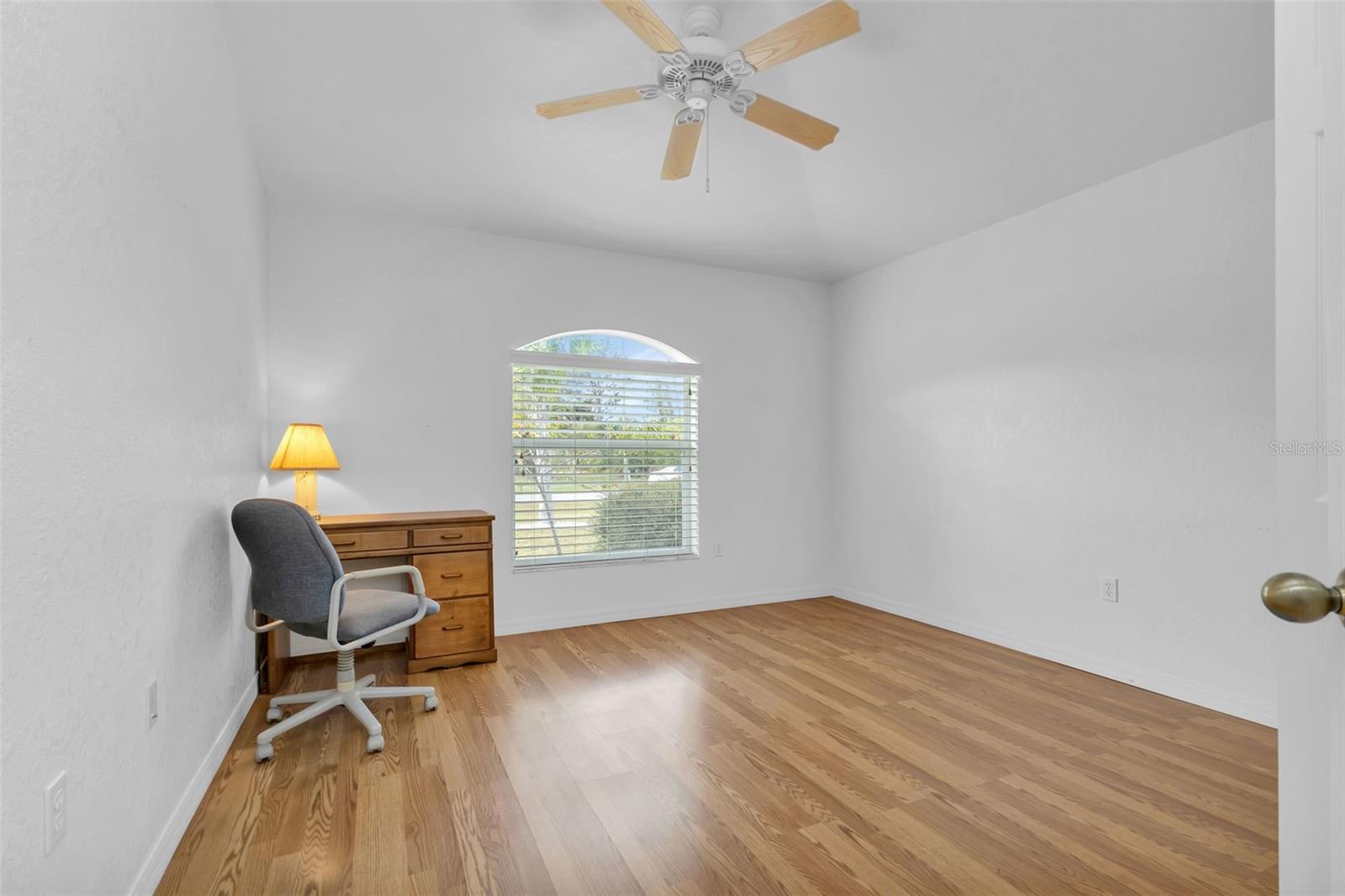 176 JENNIFER DR — photo 27