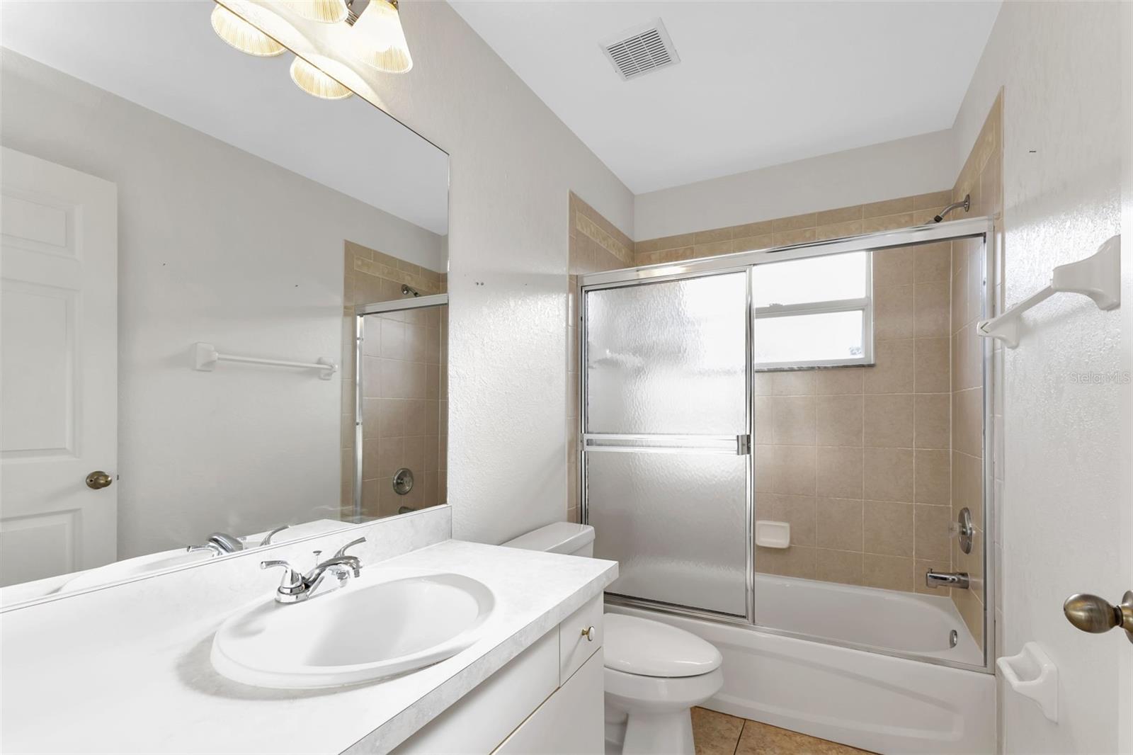176 JENNIFER DR — photo 32