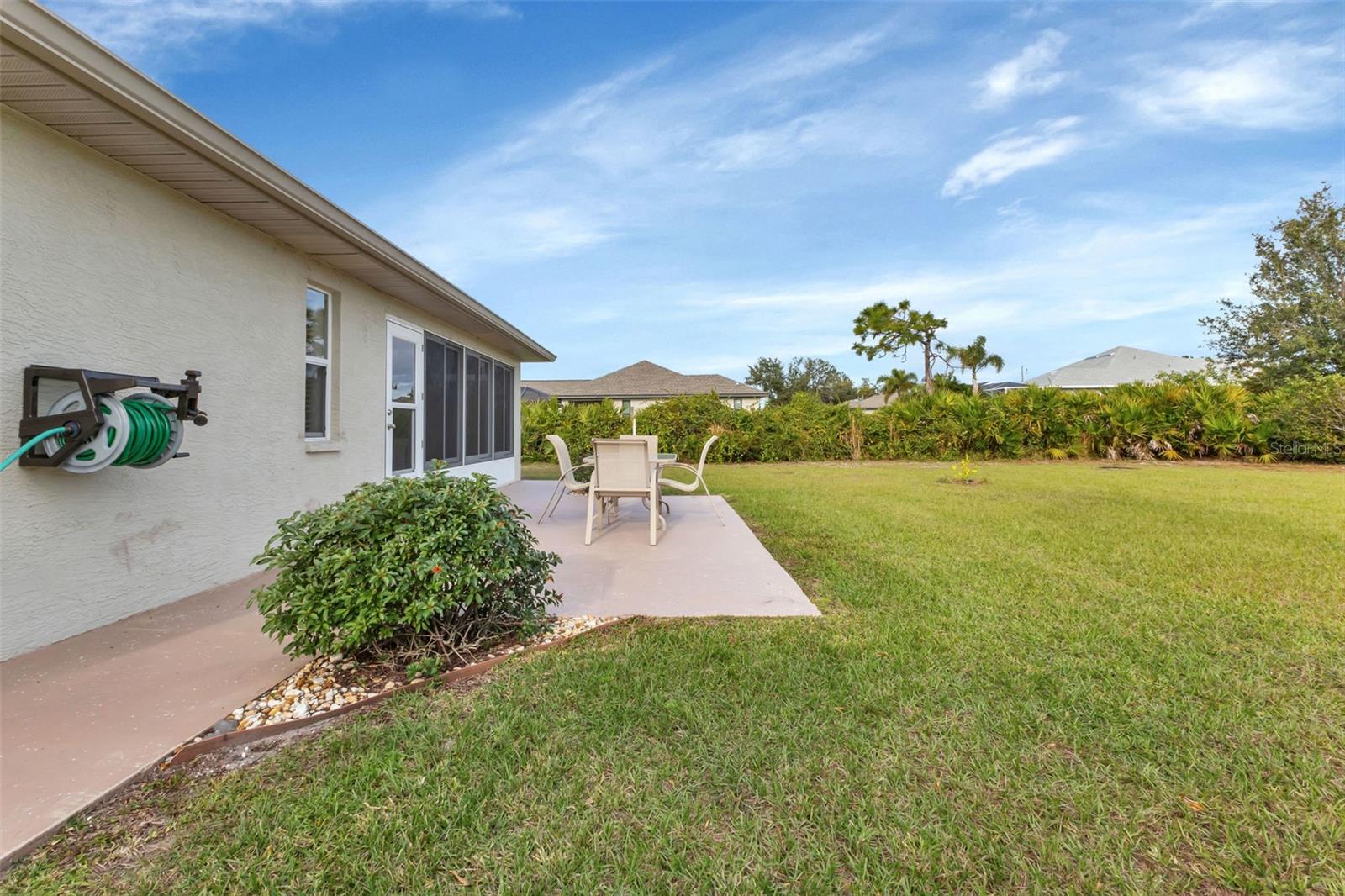 176 JENNIFER DR — photo 33