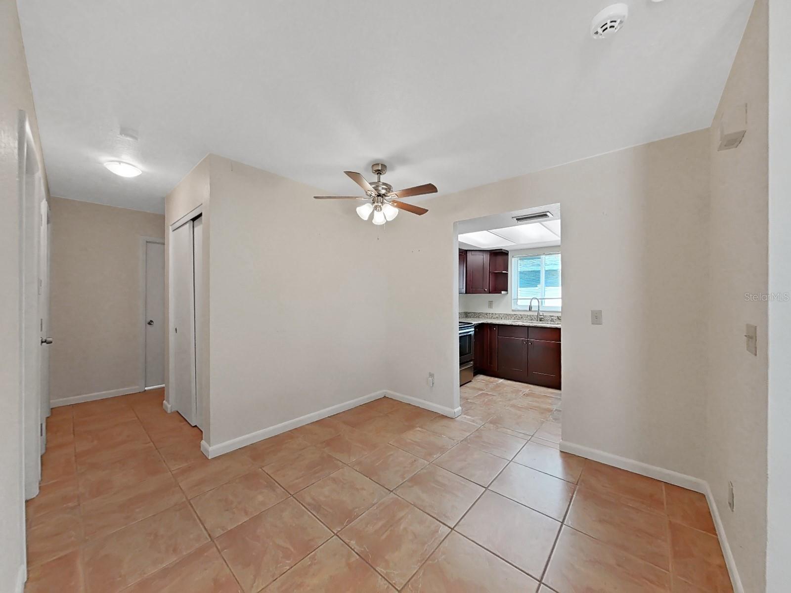 1750 MONTANA AVE NE — photo 9
