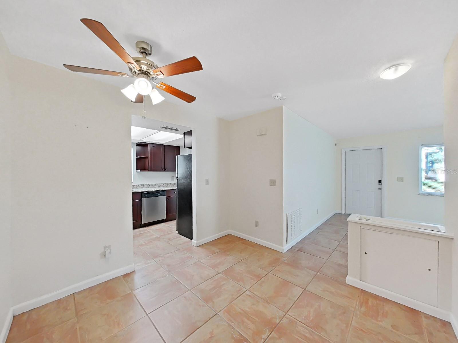 1750 MONTANA AVE NE — photo 10