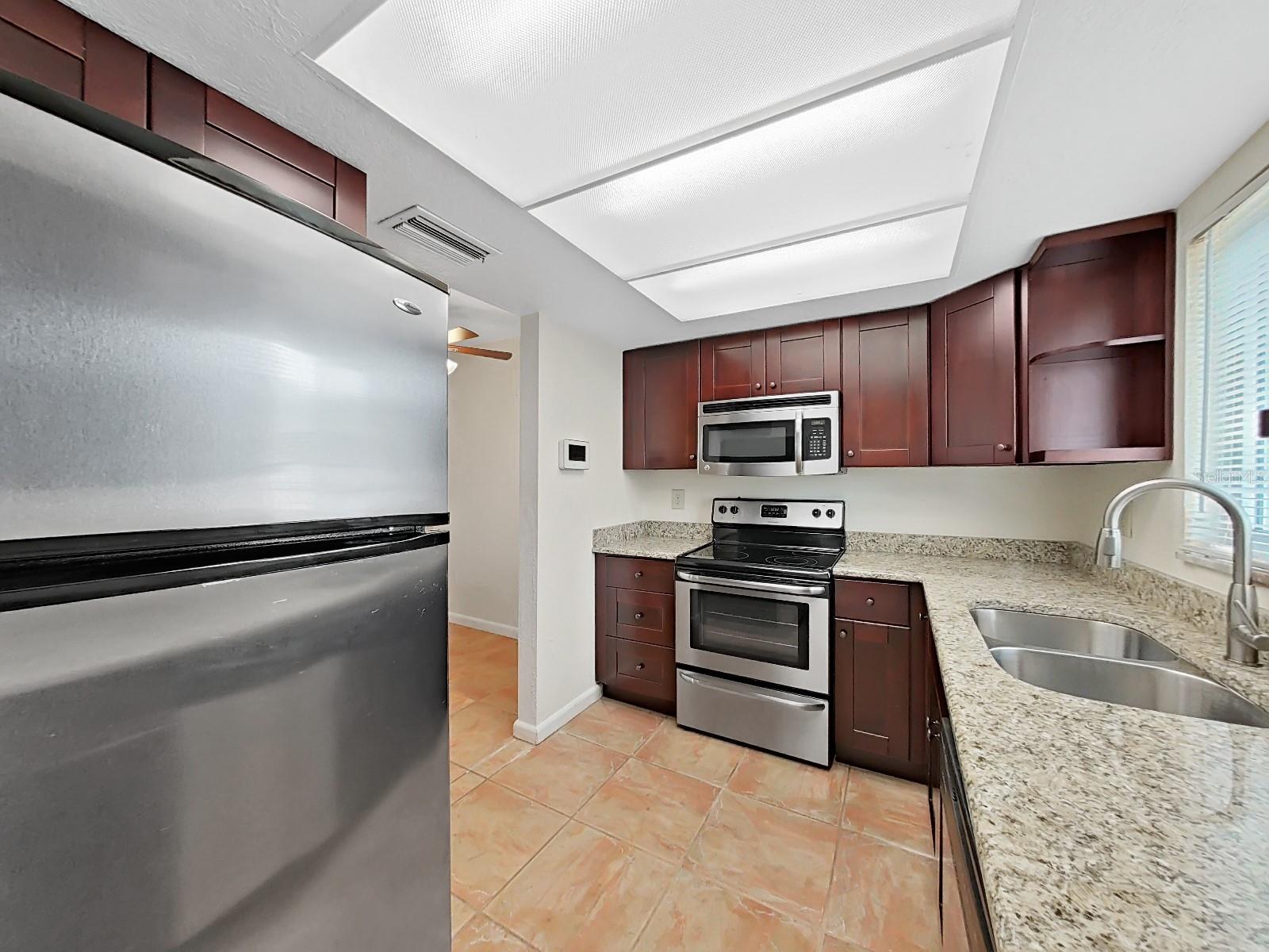 1750 MONTANA AVE NE — photo 14