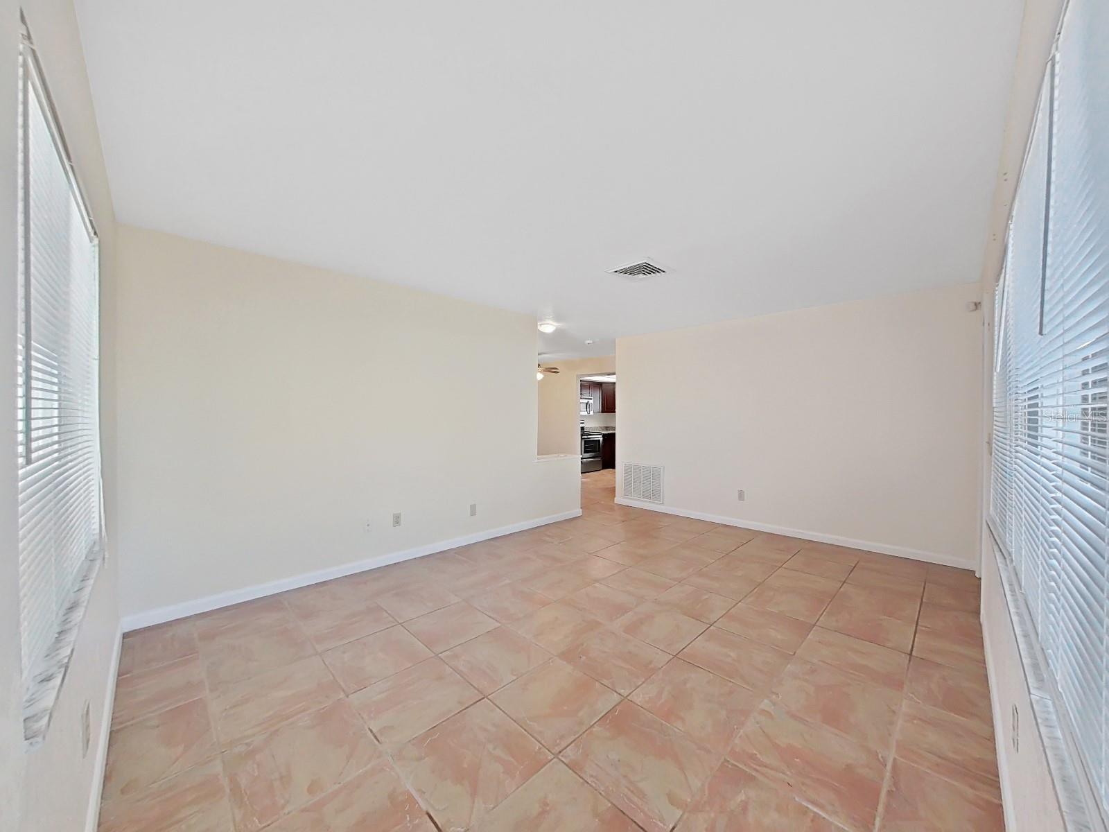 1750 MONTANA AVE NE — photo 15