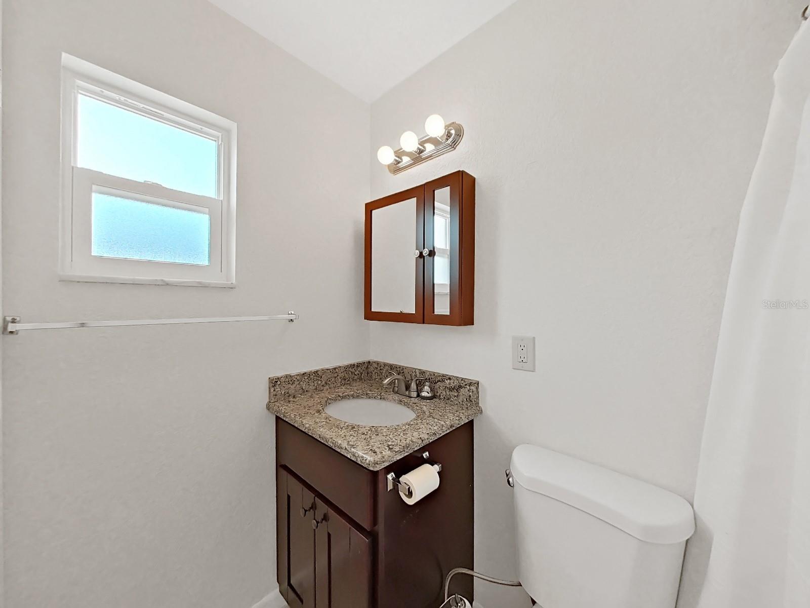 1750 MONTANA AVE NE — photo 22