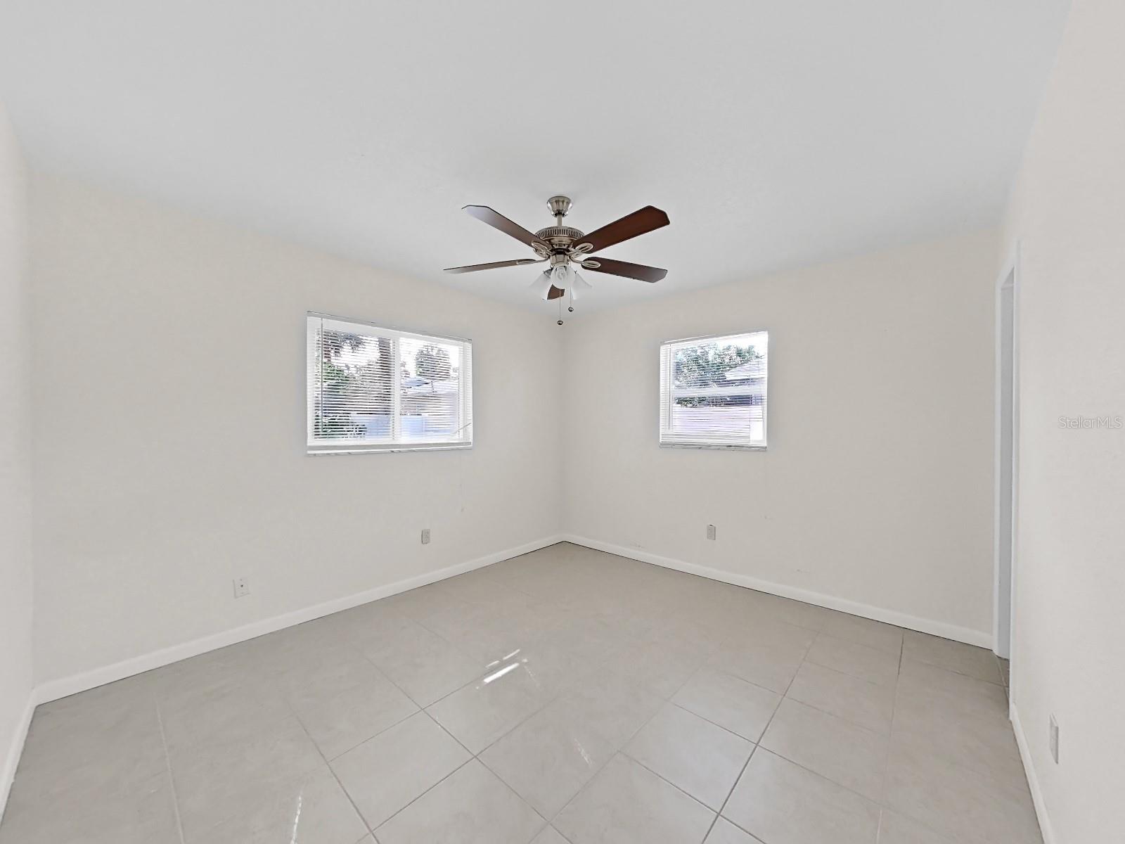 1750 MONTANA AVE NE — photo 25