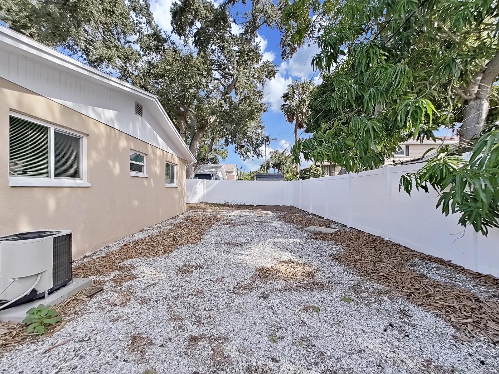 1750 MONTANA AVE NE — photo 36